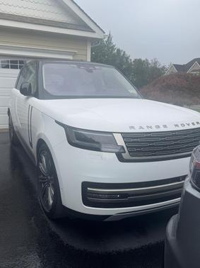 White 2023 Land Rover Range Rover P400 SE SWB
