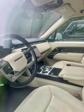 White 2023 Land Rover Range Rover P400 SE SWB