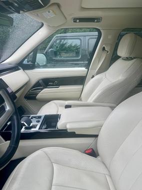 White 2023 Land Rover Range Rover P400 SE SWB