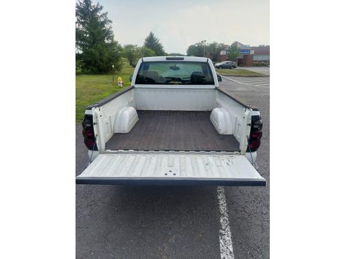 White 2005 Chevrolet Silverado 1500 W/T