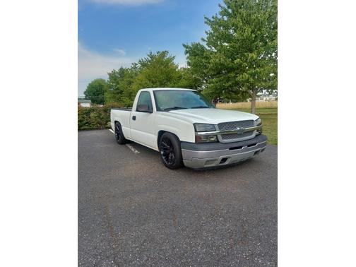 White 2005 Chevrolet Silverado 1500 W/T