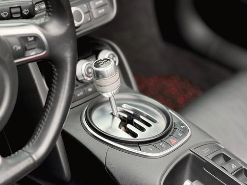 Gray 2012 Audi R8 4.2 quattro Spyder