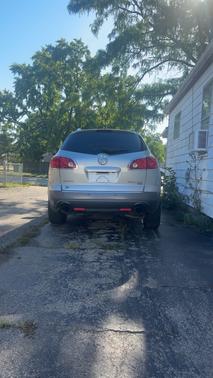 Beige 2008 Buick Enclave CXL