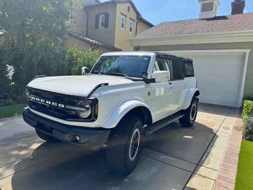 White 2021 Ford Bronco Outer Banks