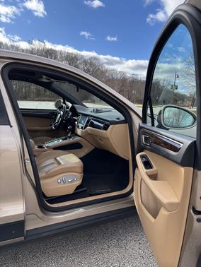 2017 Porsche Macan Macan