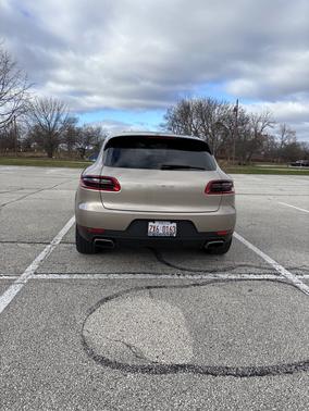 2017 Porsche Macan Macan