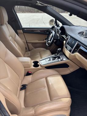 2017 Porsche Macan Macan