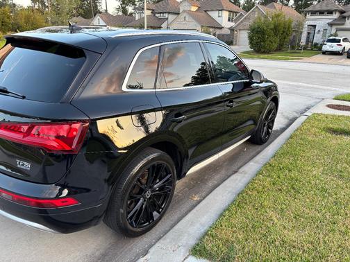 Black 2018 Audi Q5 2.0T Premium