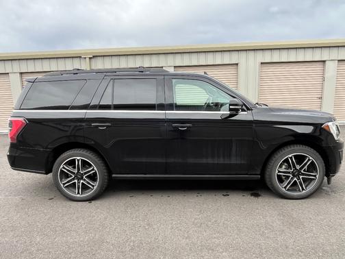 Black 2019 Ford Expedition Limited