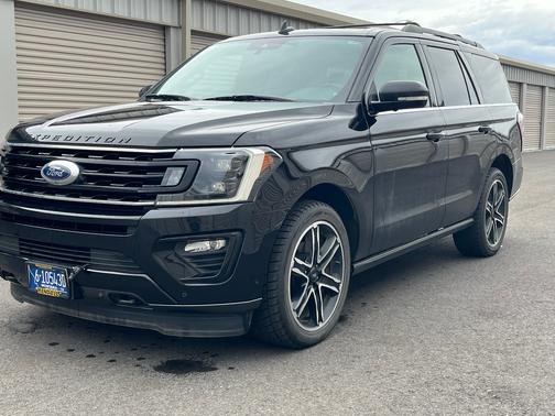 Black 2019 Ford Expedition Limited