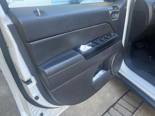 White 2016 Jeep Compass Sport