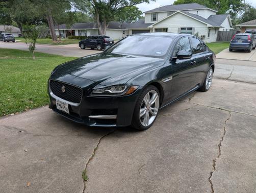 Green 2016 Jaguar XF 35t R-Sport