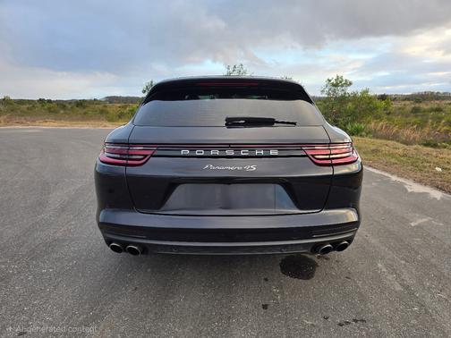 2018 Porsche Panamera Panamera 4S Sport Turismo