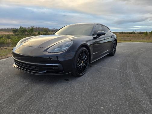2018 Porsche Panamera Panamera 4S Sport Turismo