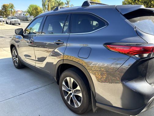 2022 Toyota Highlander Hybrid XLE