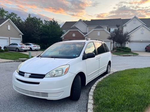 2004 Toyota Sienna LE