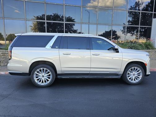 2023 Cadillac Escalade ESV Premium Luxury