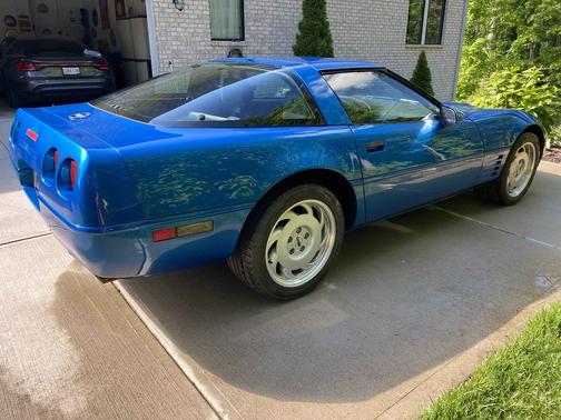 Blue 1992 Chevrolet Corvette Base