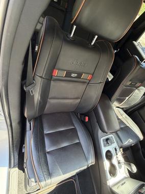 Silver 2011 Jeep Grand Cherokee Laredo