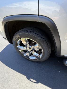 Silver 2011 Jeep Grand Cherokee Laredo