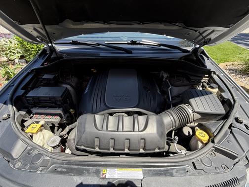 Silver 2011 Jeep Grand Cherokee Laredo