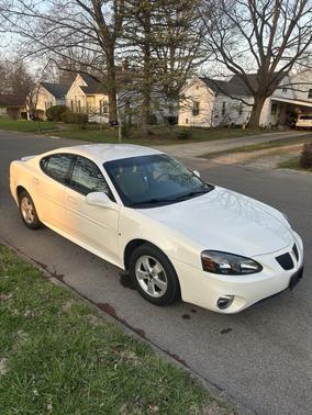 White 2006 Pontiac Grand Prix Base