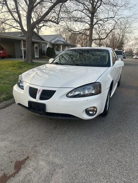 White 2006 Pontiac Grand Prix Base