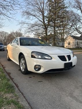 White 2006 Pontiac Grand Prix Base