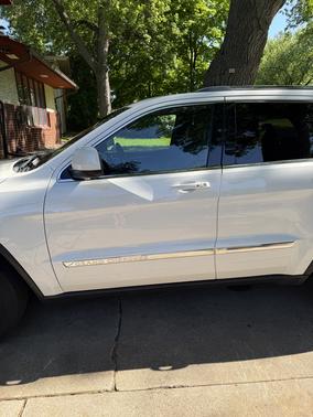 White 2012 Jeep Grand Cherokee Laredo