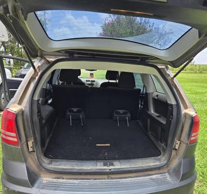 Gray 2013 Dodge Journey SE