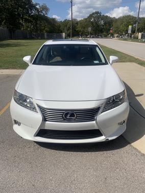 White 2014 Lexus ES 300h Base