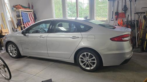 2019 Ford Fusion Hybrid SE