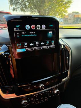 Red 2018 Chevrolet Traverse LT Cloth