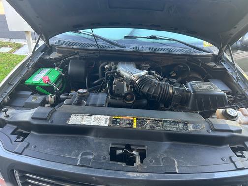 Gray 2002 Ford F-150 Lariat SuperCrew