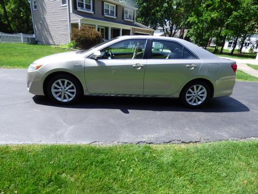 2014 Toyota Camry Hybrid XLE