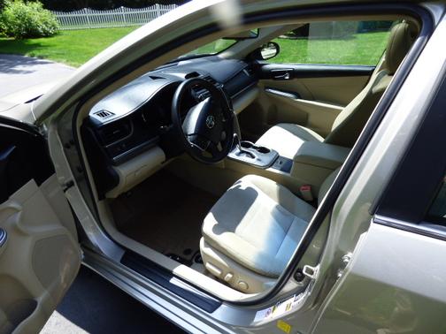 2014 Toyota Camry Hybrid XLE
