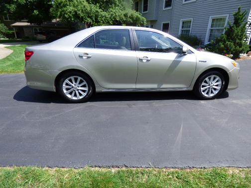 2014 Toyota Camry Hybrid XLE