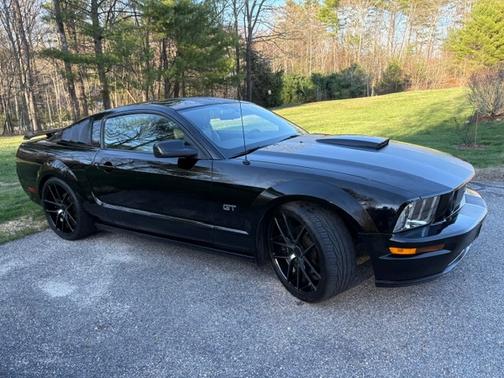 Black 2007 Ford Mustang GT