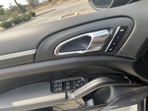 2012 Porsche Cayenne S