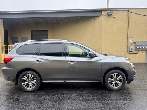 2018 Nissan Pathfinder S