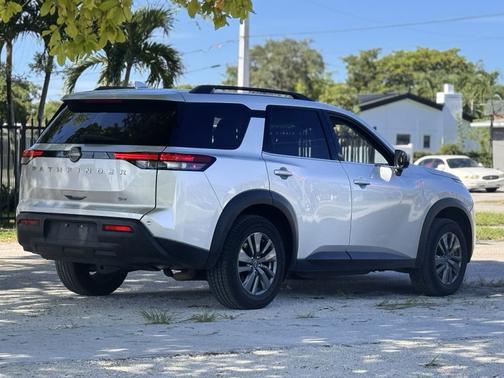 Gray 2024 Nissan Pathfinder SV
