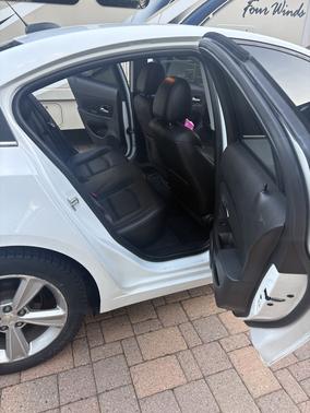 White 2015 Chevrolet Cruze 2LT