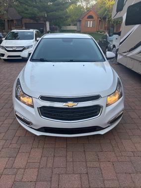 White 2015 Chevrolet Cruze 2LT