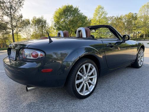 Green 2006 Mazda MX-5 Miata Grand Touring