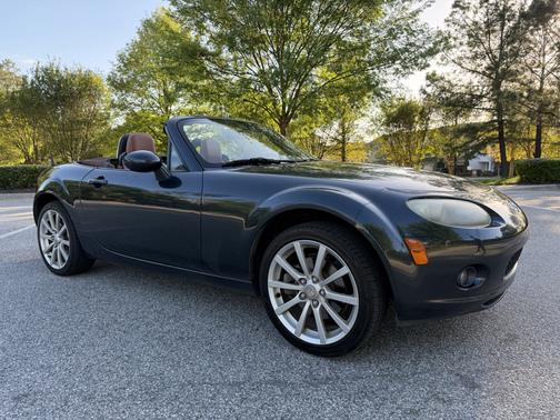 Green 2006 Mazda MX-5 Miata Grand Touring