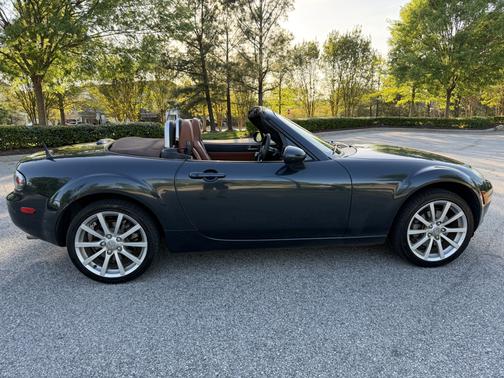 Green 2006 Mazda MX-5 Miata Grand Touring