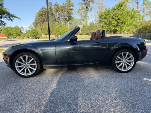 Green 2006 Mazda MX-5 Miata Grand Touring