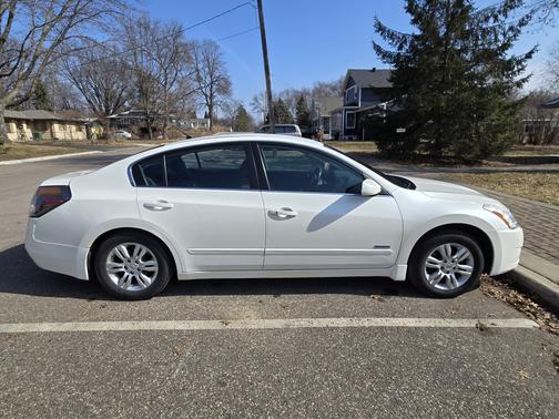 2010 Nissan Altima Hybrid Base
