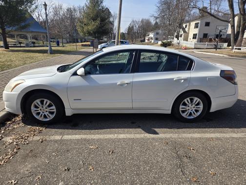2010 Nissan Altima Hybrid Base