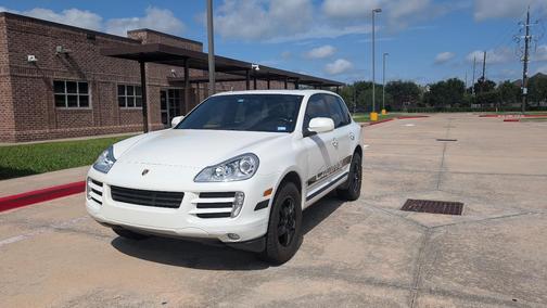 White 2010 Porsche Cayenne Cayenne